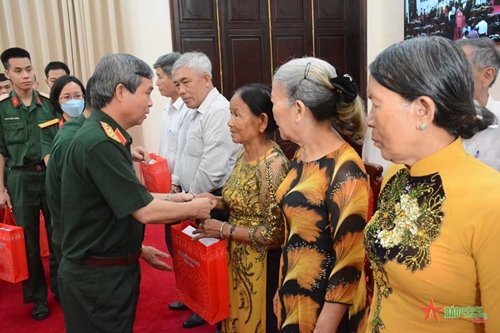 Bộ Quốc phòng: Gặp mặt người có công với cách mạng thành phố Tam Kỳ, tỉnh Quảng Nam